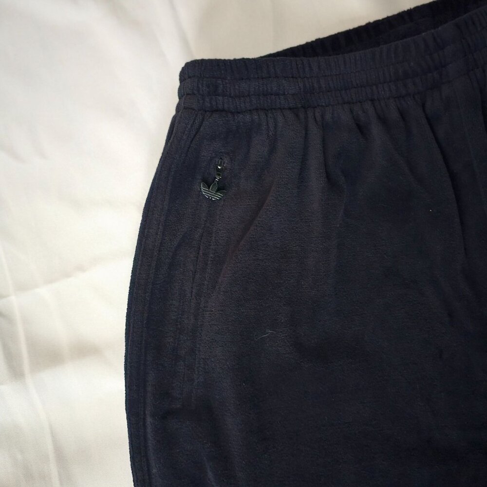 Adidas Adult Unisex Black Vintage Three Stripes Straight Jogger Pants Sz Medium - Picture 7 of 16